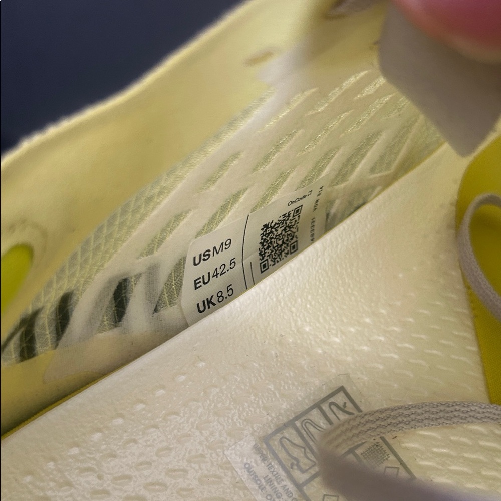 On Cloud Cloudboom Strike Limelight Wolf Running … - image 8